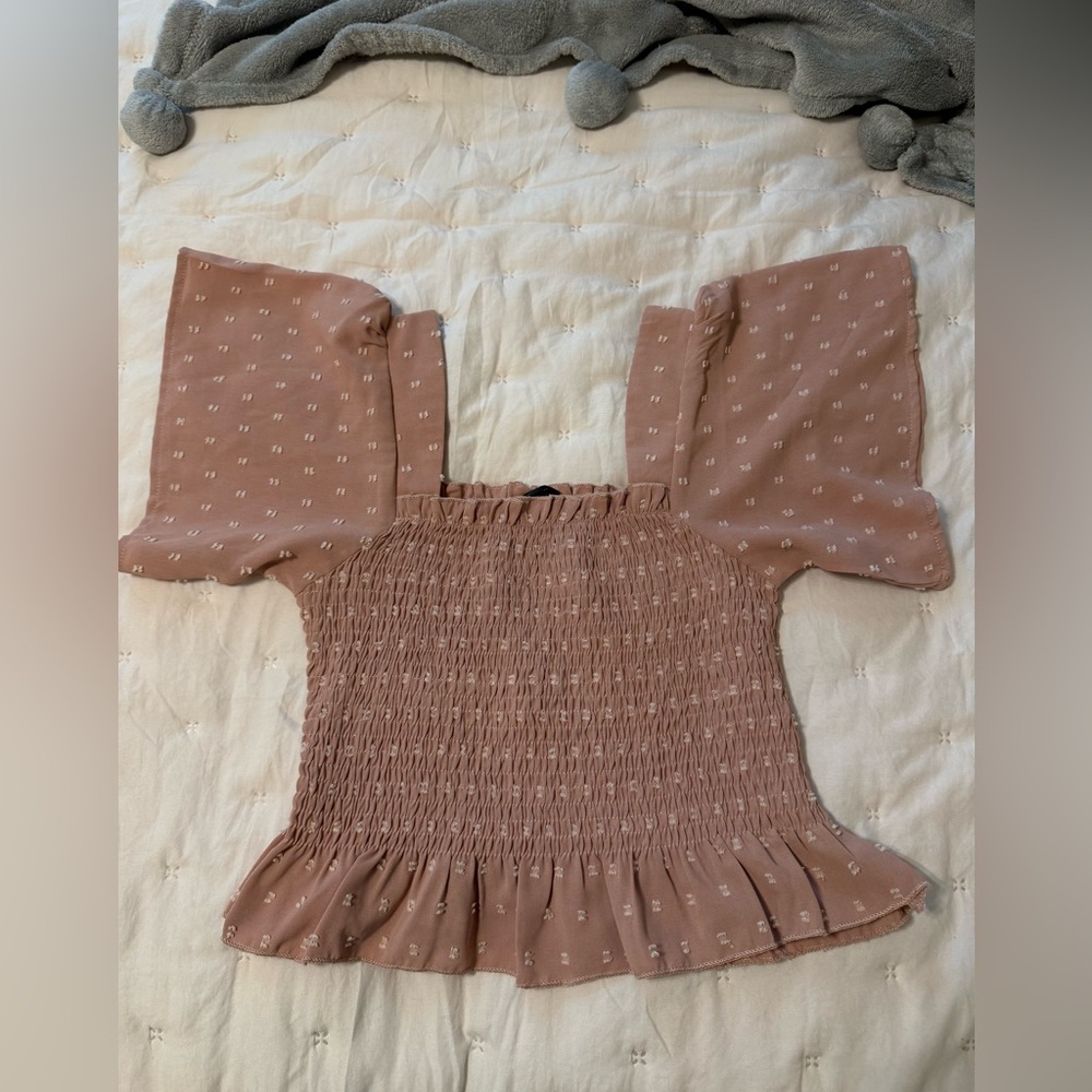 Cute dotted blouse top!